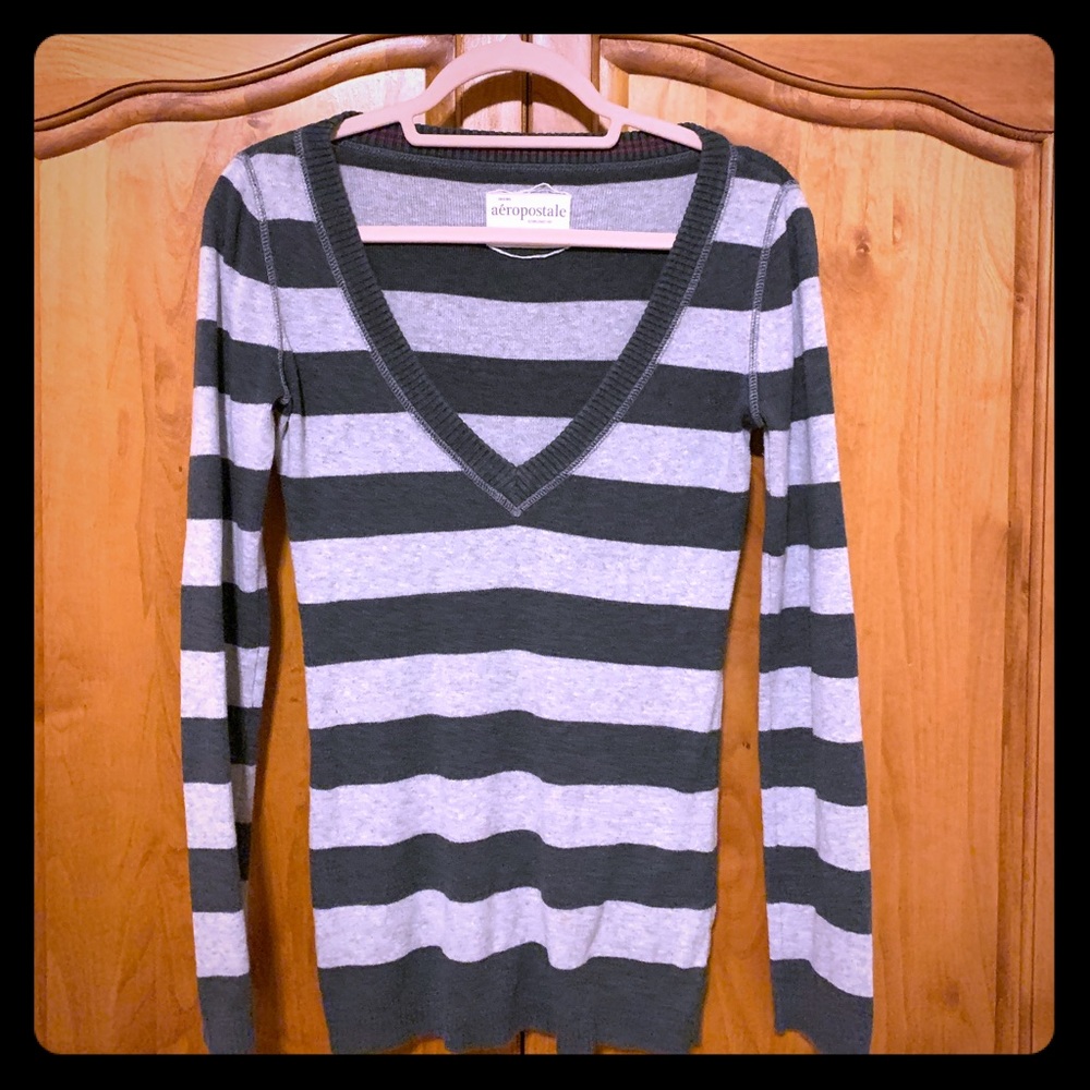 Aeropostale size M gray long sweater
